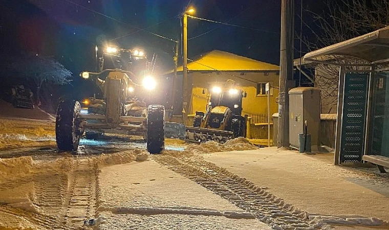 Nilüfer’de ekipler karla mücadele için görev başında