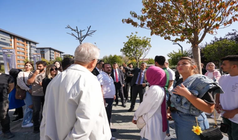 D.T. Şehitkamil Sahnesi’ne hayran kaldılar