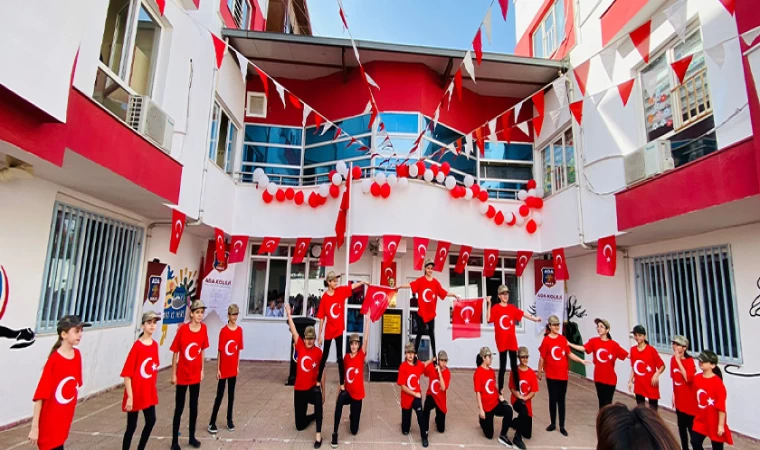 Gaziantep Ada Koleji'nde çifte gurur yaşandı