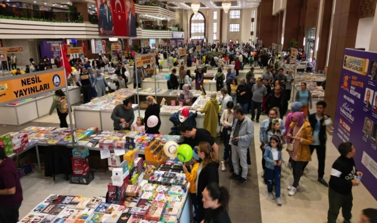 Kitap fuarına yoğun ilgi