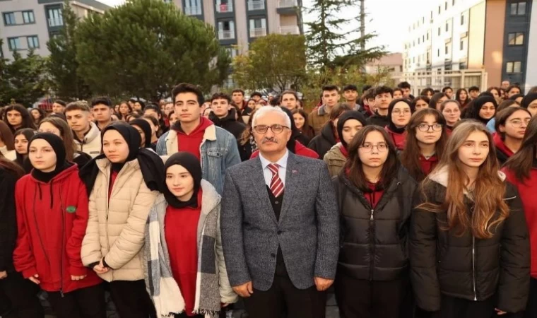 Gebze’de ara tatil sonrası bayrak töreninde