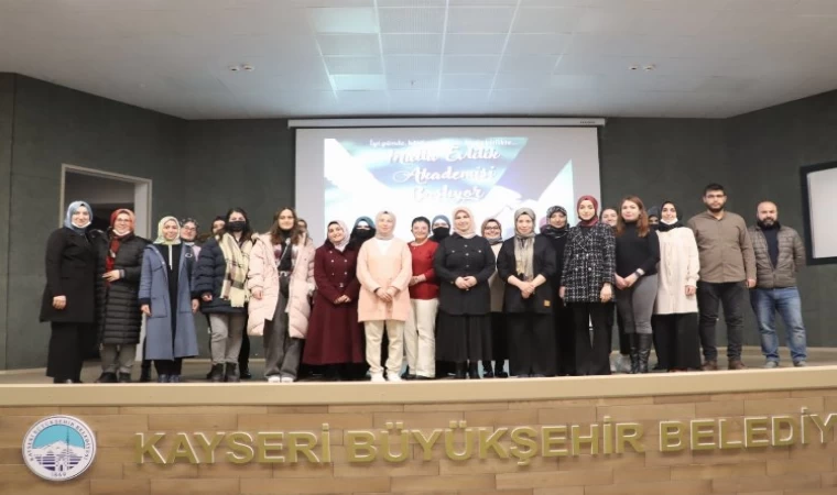 Kayseri Büyükşehir’den ’Mutlu Evlilik Akademisi’