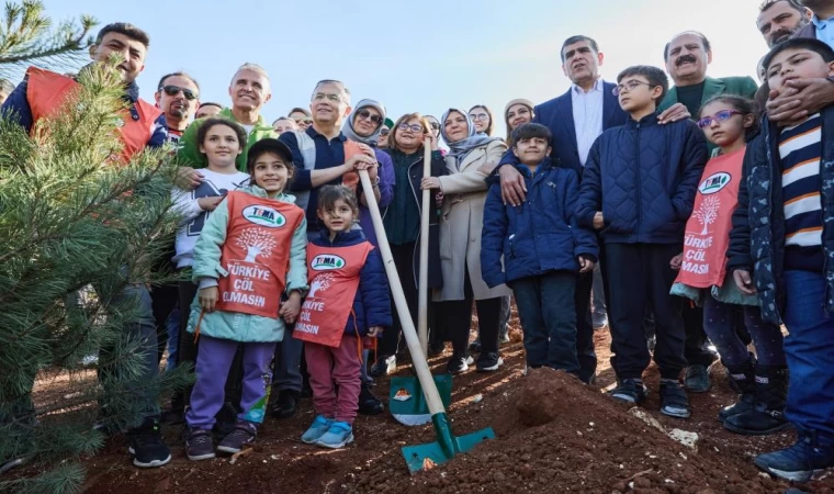 Büyükşehir, yeşil şehir için Yamaçtepe'de ağaç dikti