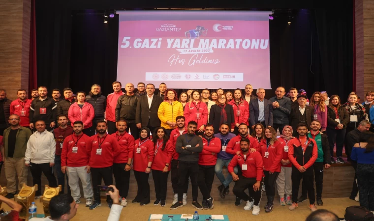 Gazi Yarı Maratonu'nda ödüller sahiplerini buldu