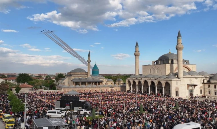 Binlerce Konyalı ’Teşrif-i Mevlana’da