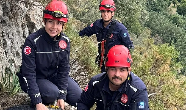 Büyükşehir Belediyesi İtfaiye ekiplerinden keçi kurtarma operasyonu