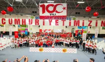 Cumhuriyetin 100. yılında şampiyonlar ödüllendirildi