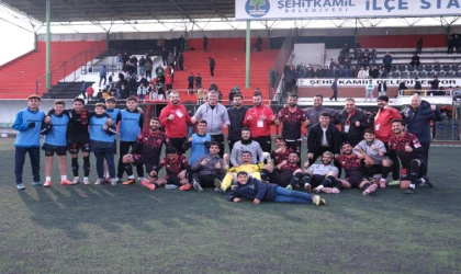 Şehitkamil Belediyespor dolu dizgin